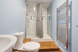 Annexe Bathroom- click for photo gallery